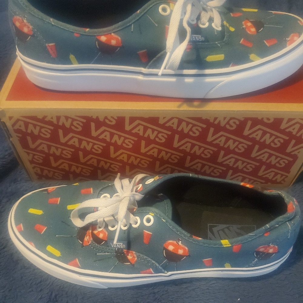 Van's authentic pool vibes shoes size9m